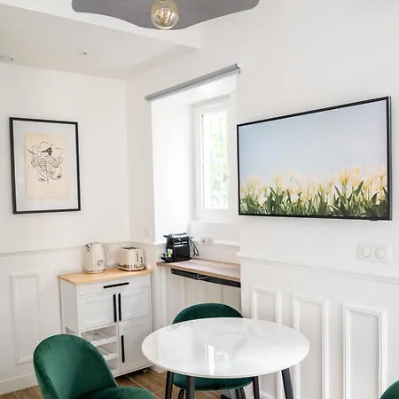 Accommodatie bij particulieren Cosy And Calm With A Terrace In Montmartre Parijs